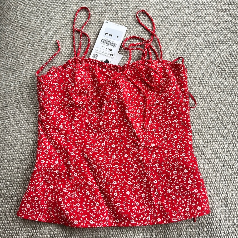 Zara XS red flora top